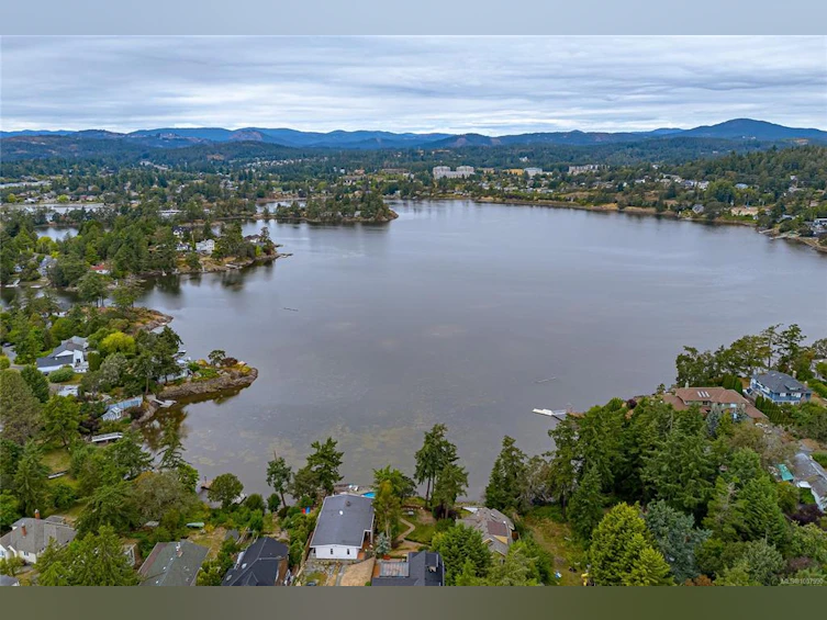 2945 Colquitz Avenue, Saanich, BC, V9A 2M2 - 41