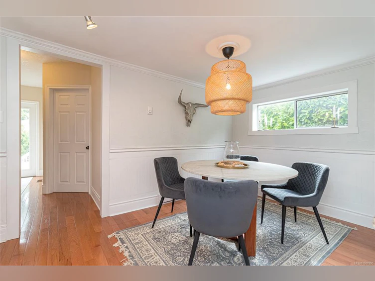 2945 Colquitz Avenue, Saanich, BC, V9A 2M2 - 11