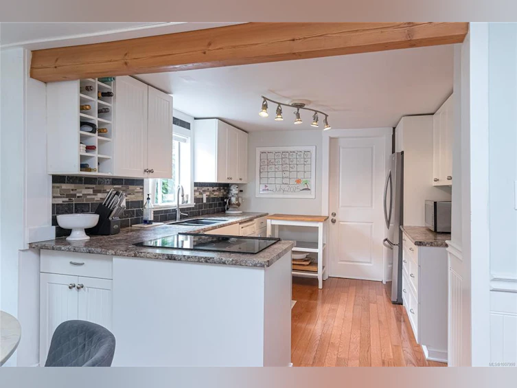 2945 Colquitz Avenue, Saanich, BC, V9A 2M2 - 14