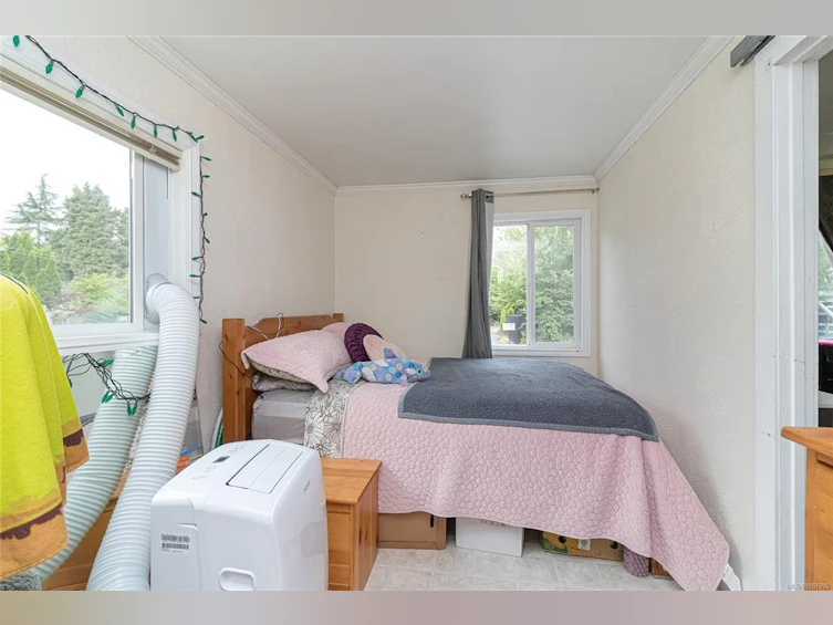 2945 Colquitz Avenue, Saanich, BC, V9A 2M2 - 36