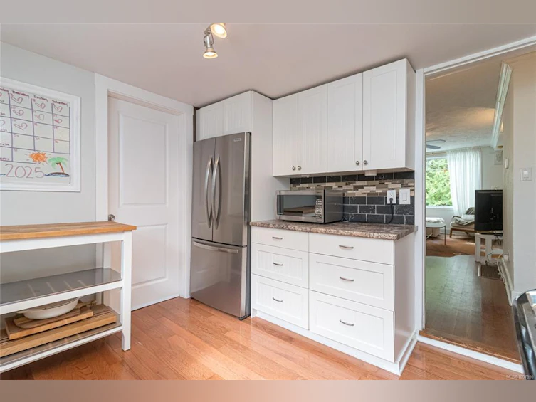 2945 Colquitz Avenue, Saanich, BC, V9A 2M2 - 16