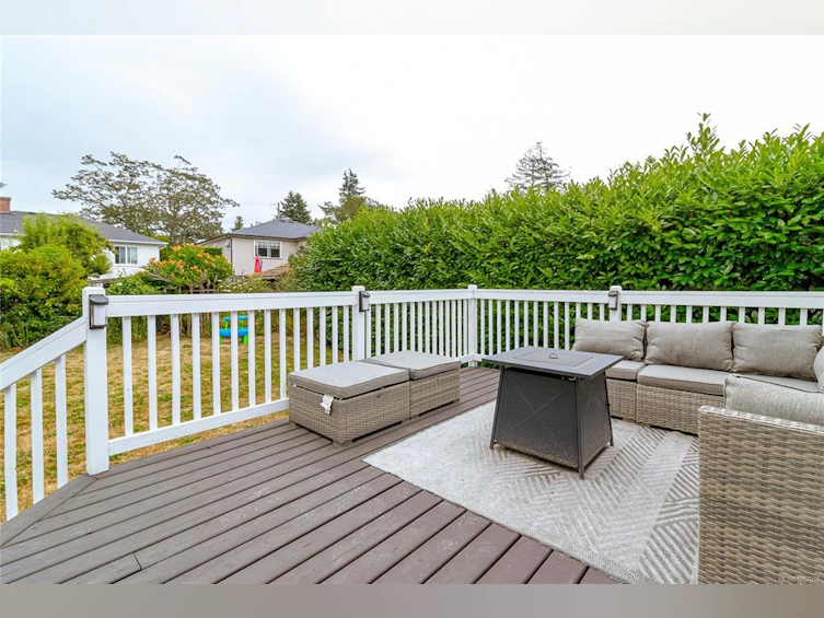 2945 Colquitz Avenue, Saanich, BC, V9A 2M2 - 30