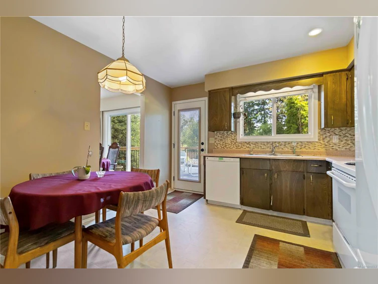 2989 Charlotte Drive, Colwood, BC, V9B 4L9 - 10