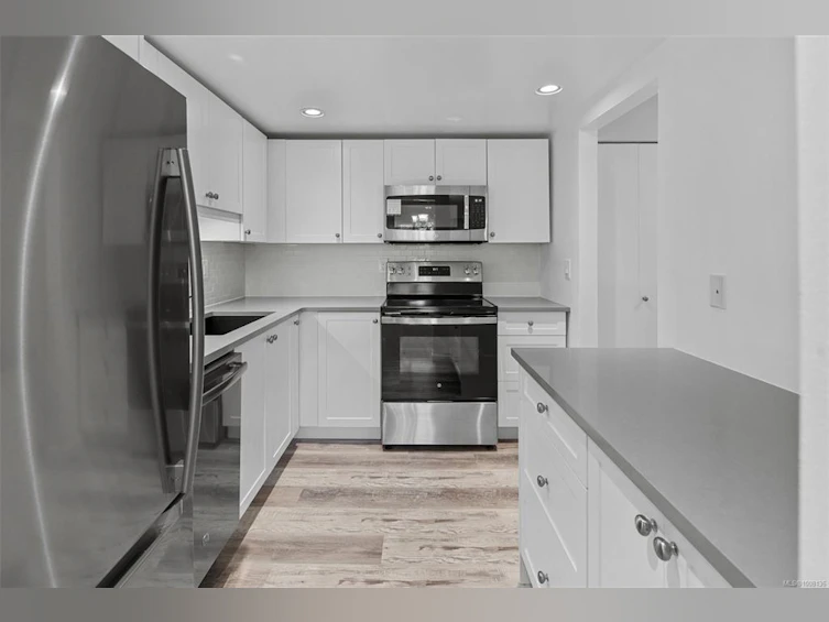 306-1012 Collinson Street, Victoria, BC, V8V 3C1 - 10