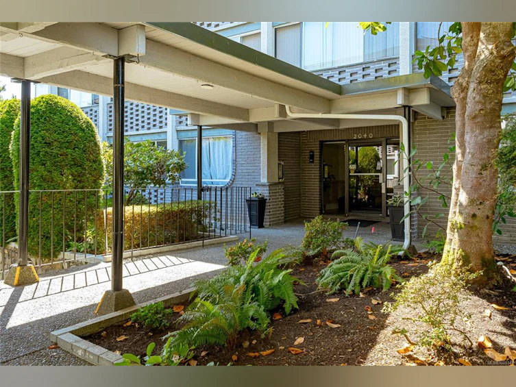 301-2040 White Birch Road, Sidney, BC, V8L 2R1 - 5