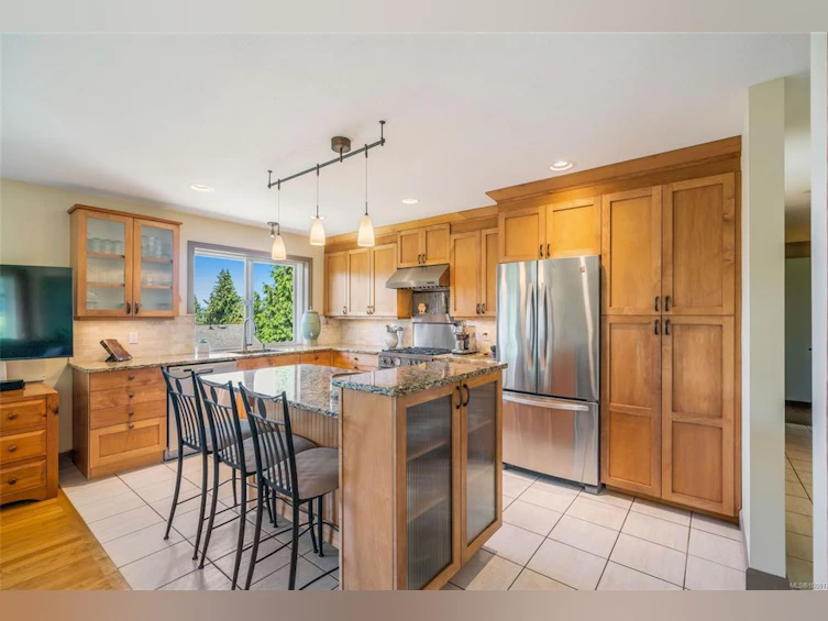 187 Saturna Drive, Qualicum Beach, BC, V9K 2P5 - 4
