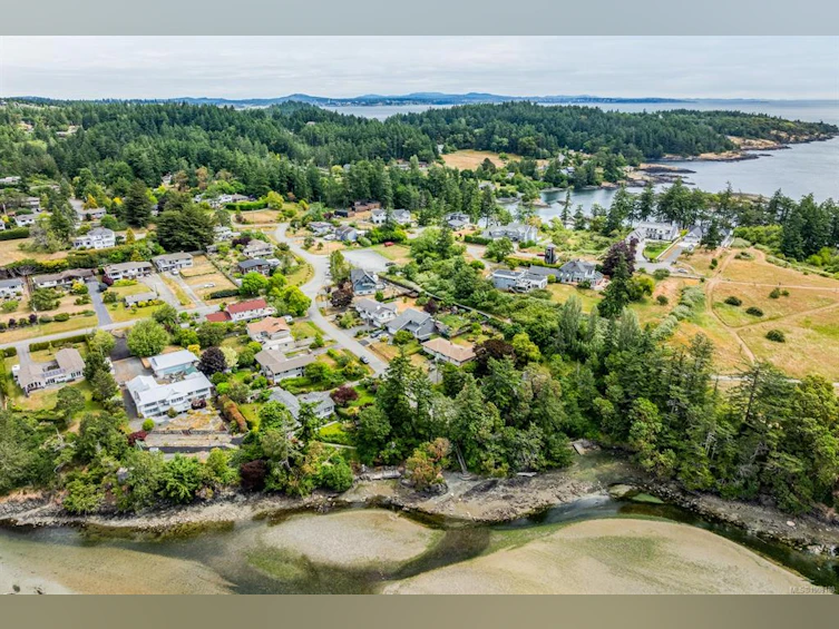 90 Bradene Road, Metchosin, BC, V9C 4B1 - 4