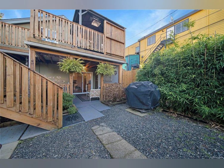 28 Roberts Street, Ladysmith, BC, V9G 1B1 - 28