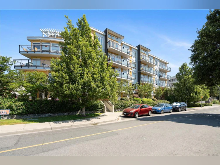 106-935 Cloverdale Avenue, Saanich, BC, V8X 2T4 - 33