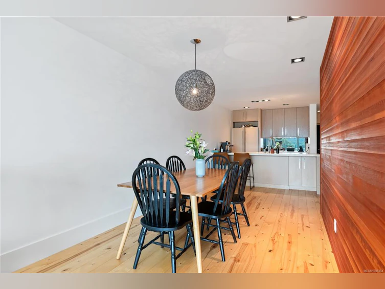203-368 Main Street, Tofino, BC, V0R 2Z0 - 19