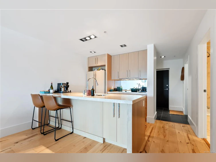 203-368 Main Street, Tofino, BC, V0R 2Z0 - 26