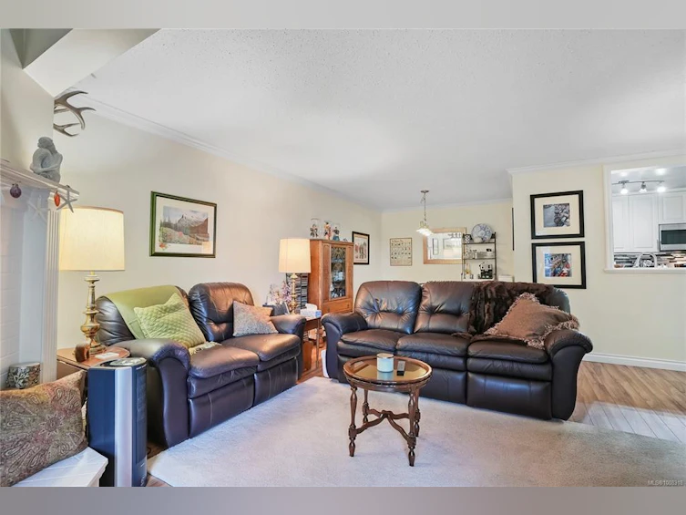 403-9900 Fifth Street, Sidney, BC, V8L 2X3 - 3