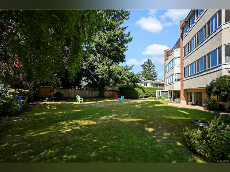 403-9900 Fifth Street, Sidney, BC, V8L 2X3 - 21