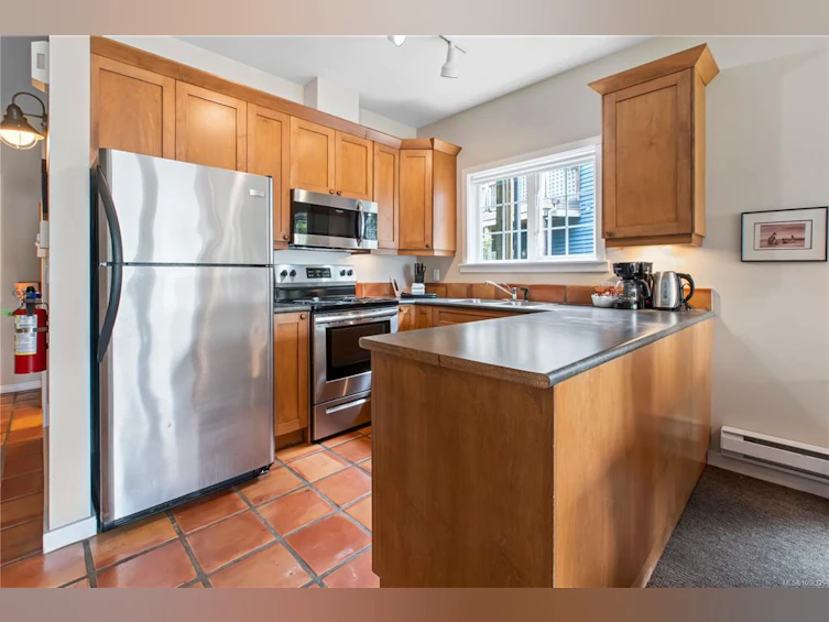 402-1971 Harbour Drive, Ucluelet, BC, V0R 3A0 - 4