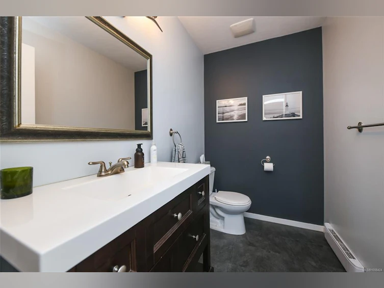 A-2560 1st Street, Courtenay, BC, V9N 8Z3 - 33