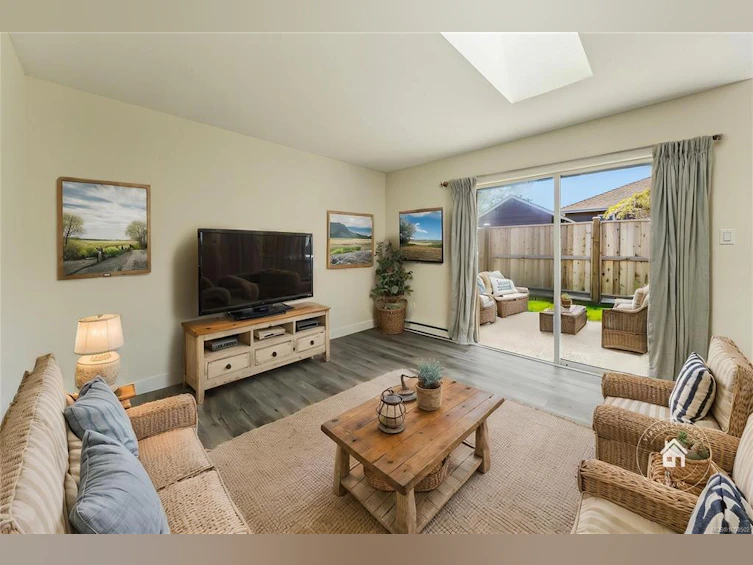 704 Sutton Place, Qualicum Beach, BC, V9K 2B9 - 5