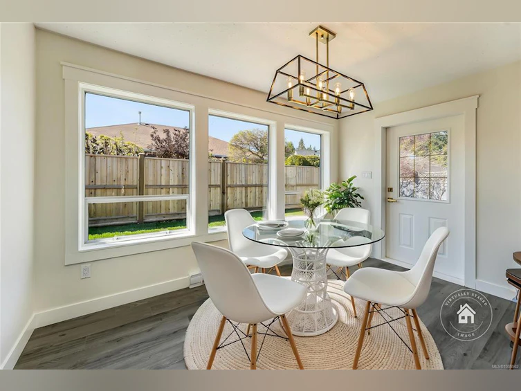 704 Sutton Place, Qualicum Beach, BC, V9K 2B9 - 4