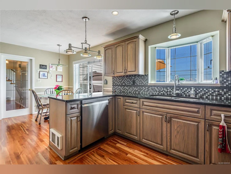 3816 S South Island Highway, Campbell River, BC, V9H 1M6 - 14