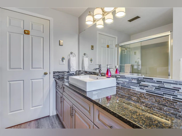 3816 S South Island Highway, Campbell River, BC, V9H 1M6 - 42
