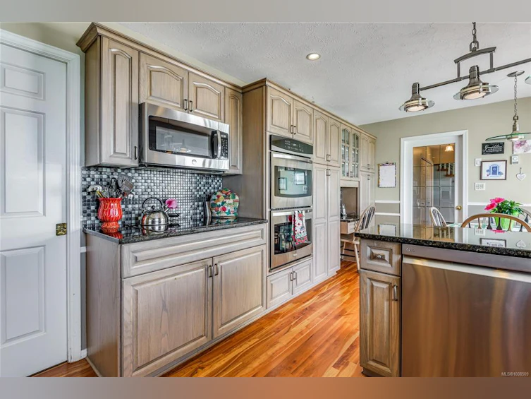3816 S South Island Highway, Campbell River, BC, V9H 1M6 - 15