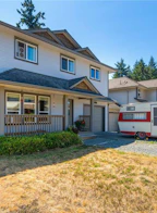 323 Applewood Crescent
