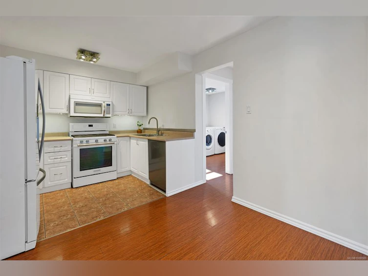521 6th Avenue, Campbell River, BC, V9W 3Z6 - 8