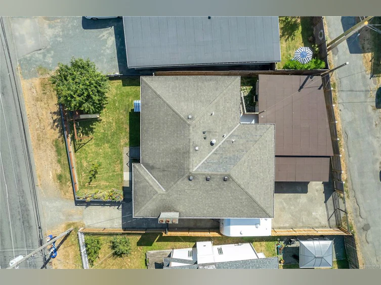 521 6th Avenue, Campbell River, BC, V9W 3Z6 - 3
