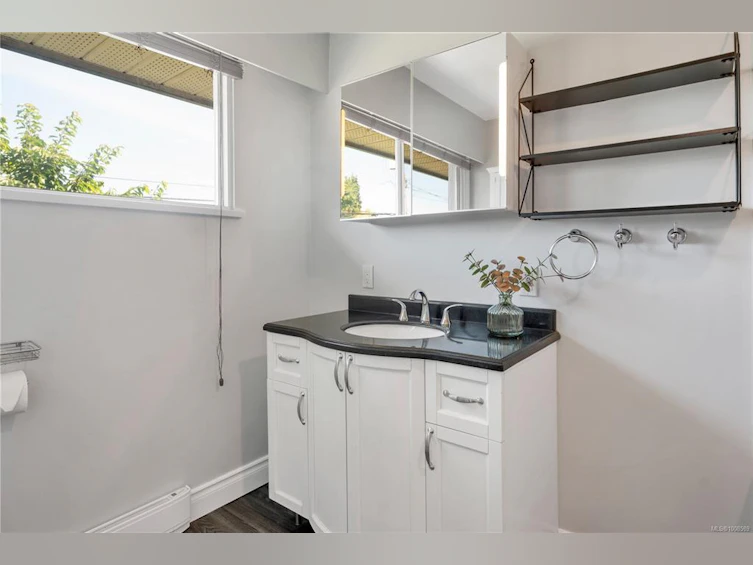 521 6th Avenue, Campbell River, BC, V9W 3Z6 - 17