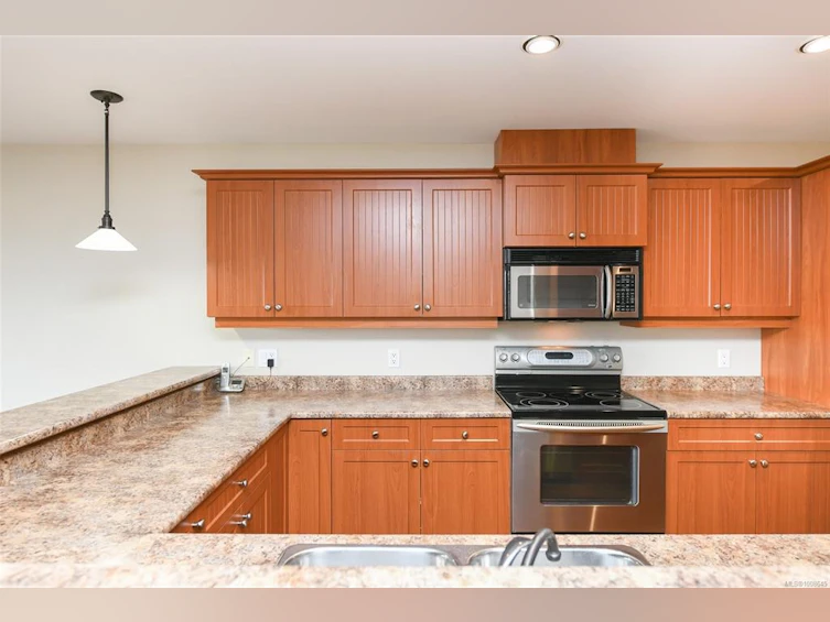 301-1705 Comox Avenue, Comox, BC, V9M 3M1 - 15