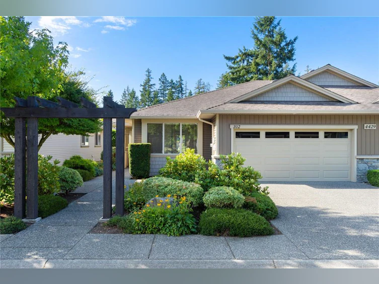 102-4429 Amblewood Lane, Nanaimo, BC, V9T 0E6