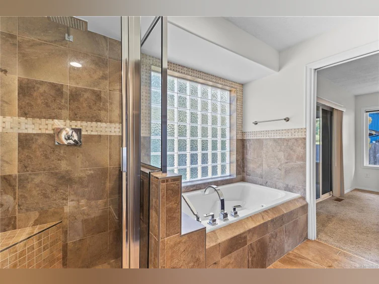 8840 Henderson Avenue, Black Creek, BC, V9J 1A6 - 17