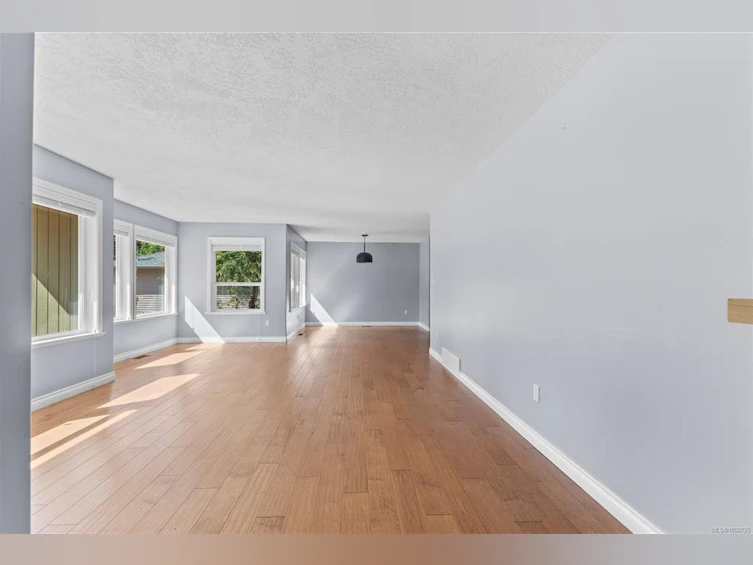 8840 Henderson Avenue, Black Creek, BC, V9J 1A6 - 9