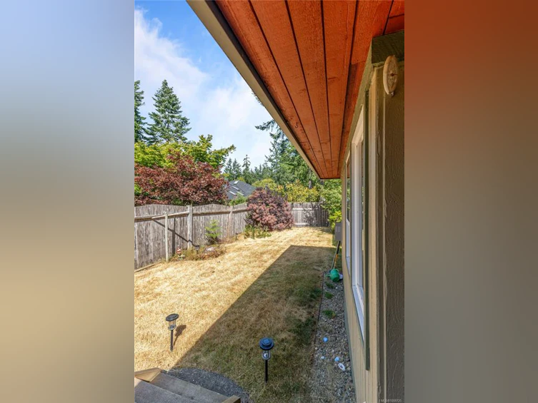 8840 Henderson Avenue, Black Creek, BC, V9J 1A6 - 29
