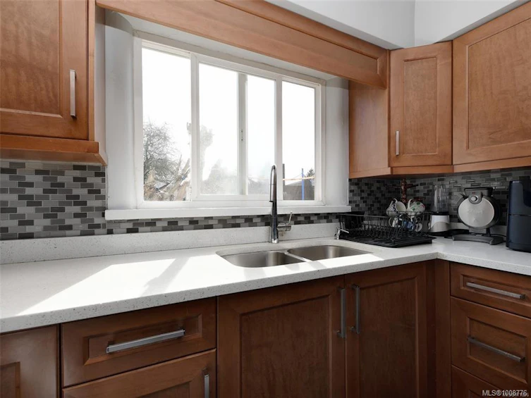 85 Battleford Avenue, Saanich, BC, V8Z 1K5 - 4