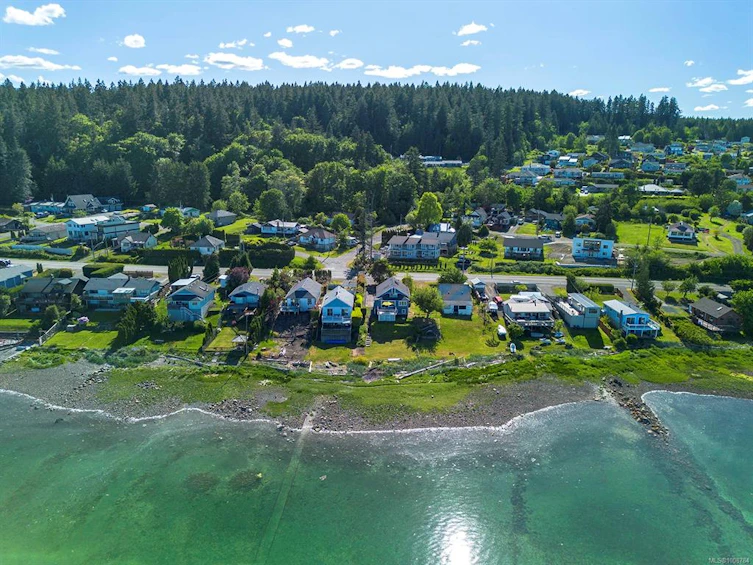 5632 S Island Highway, Union Bay, BC, V0R 1S0 - 3