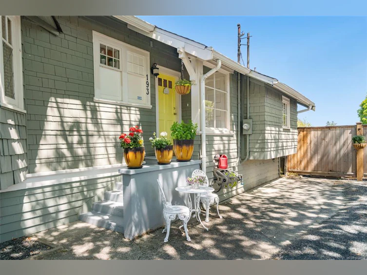 193 Memorial Avenue, Parksville, BC, V9P 1K7 - 14