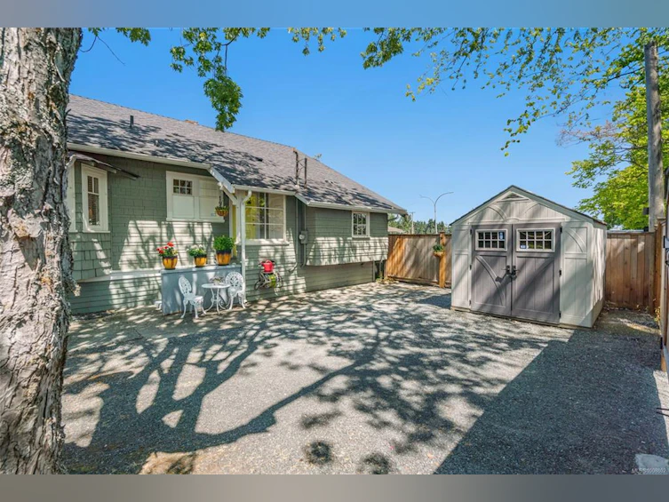 193 Memorial Avenue, Parksville, BC, V9P 1K7 - 8