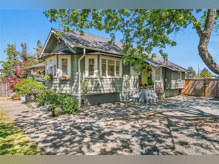 193 Memorial Avenue, Parksville, BC, V9P 1K7 - 13