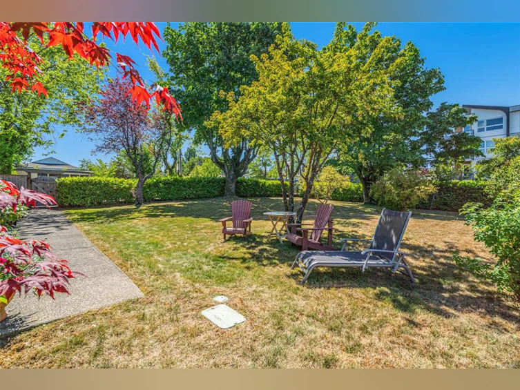 193 Memorial Avenue, Parksville, BC, V9P 1K7 - 9