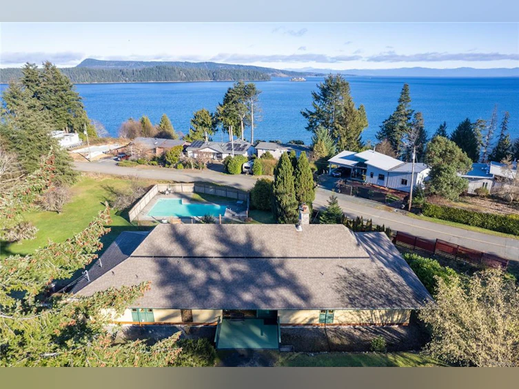 160 Kopina Drive, Bowser/Deep Bay, BC, V0R 1G0