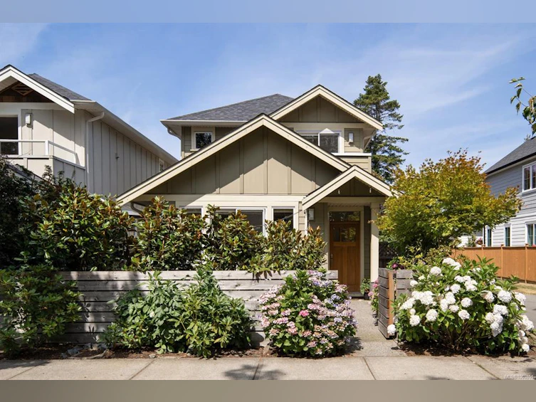 2346 Orchard Avenue, Sidney, BC, V8L 1T7
