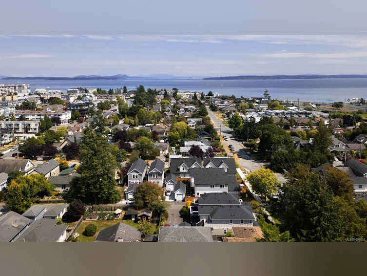 2346 Orchard Avenue, Sidney, BC, V8L 1T7 - 40