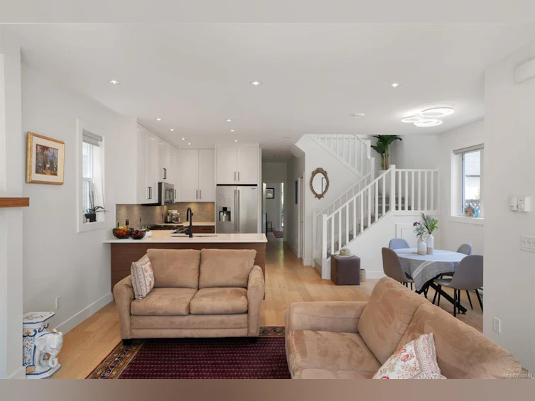 2346 Orchard Avenue, Sidney, BC, V8L 1T7 - 4