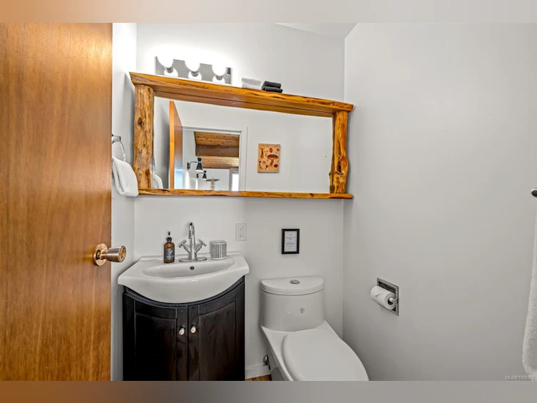 100 Arnet Road, Tofino, BC, V0R 2Z0 - 19
