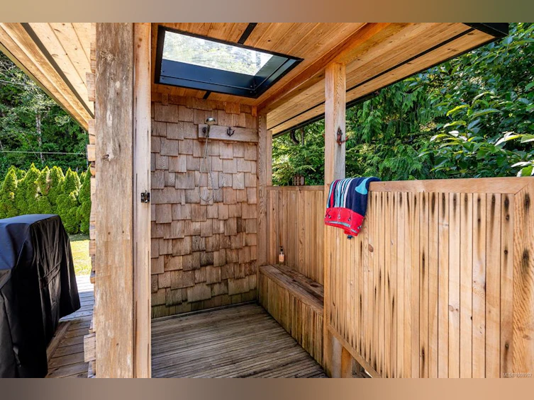 100 Arnet Road, Tofino, BC, V0R 2Z0 - 24