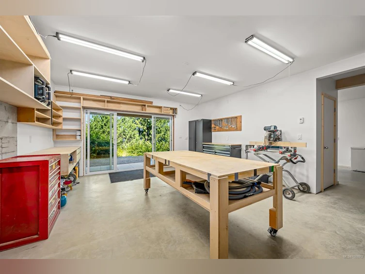 100 Arnet Road, Tofino, BC, V0R 2Z0 - 48