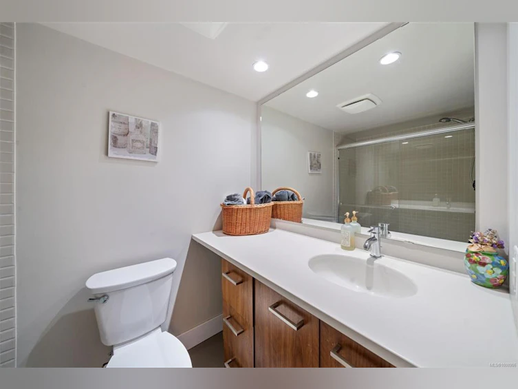 1203-620 Toronto Street, Victoria, BC, V8V 1P7 - 9