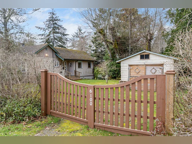 6100 W Island Highway, Qualicum Beach, BC, V9K 2E2 - 23