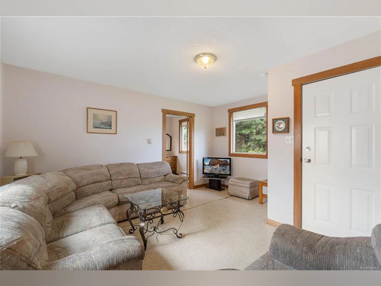 6100 W Island Highway, Qualicum Beach, BC, V9K 2E2 - 9
