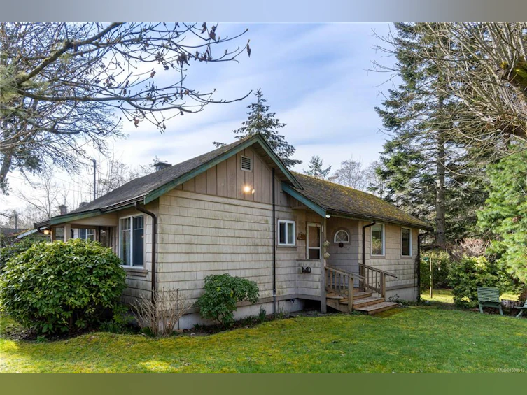 6100 W Island Highway, Qualicum Beach, BC, V9K 2E2 - 14